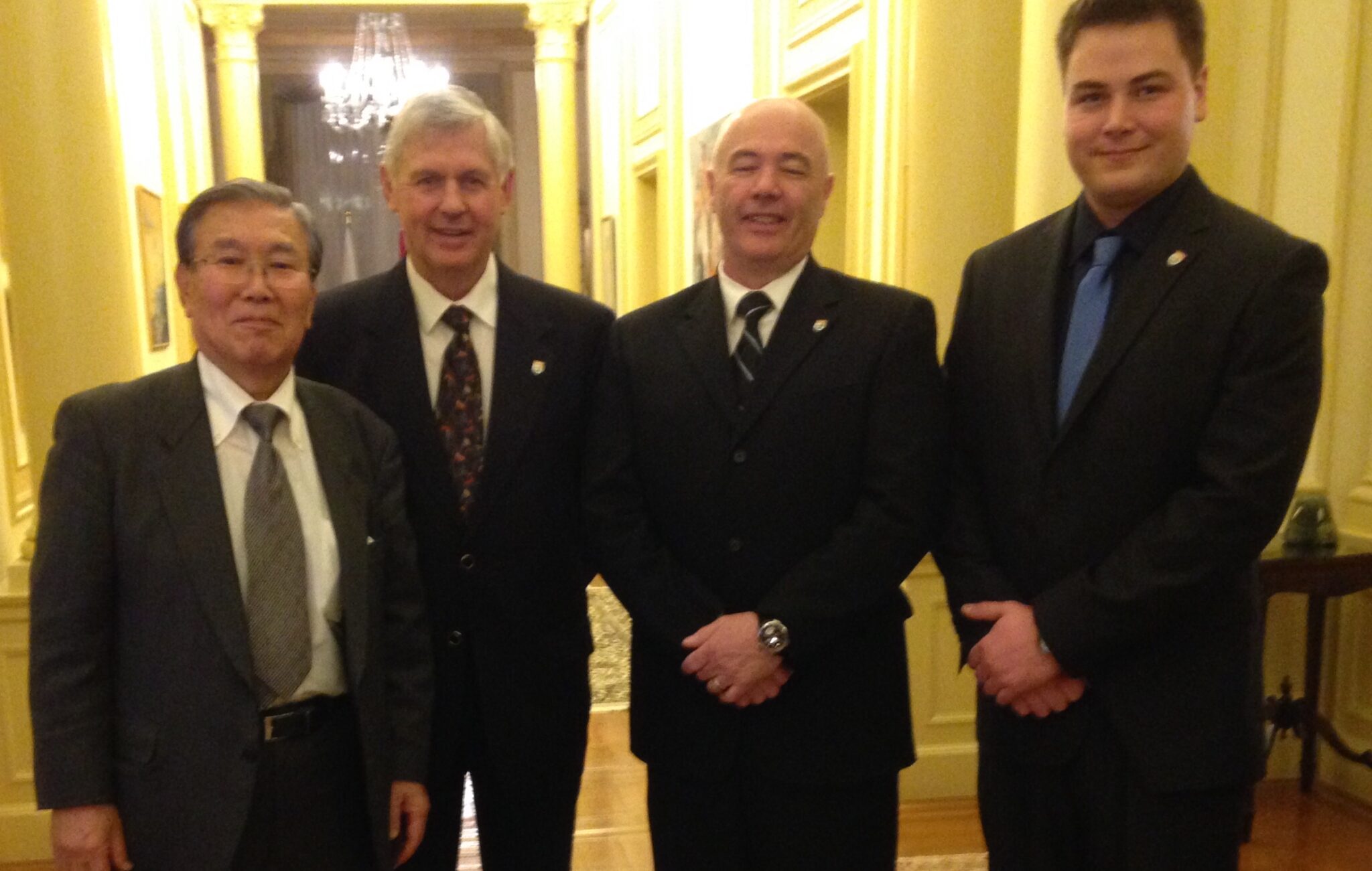 「赤毛のアン」ワイルド・ブルーベリー・ジュースのサニーサイド・テラス町田のホームページ 小説「赤毛のアン」の舞台となった、カナダの風光明媚